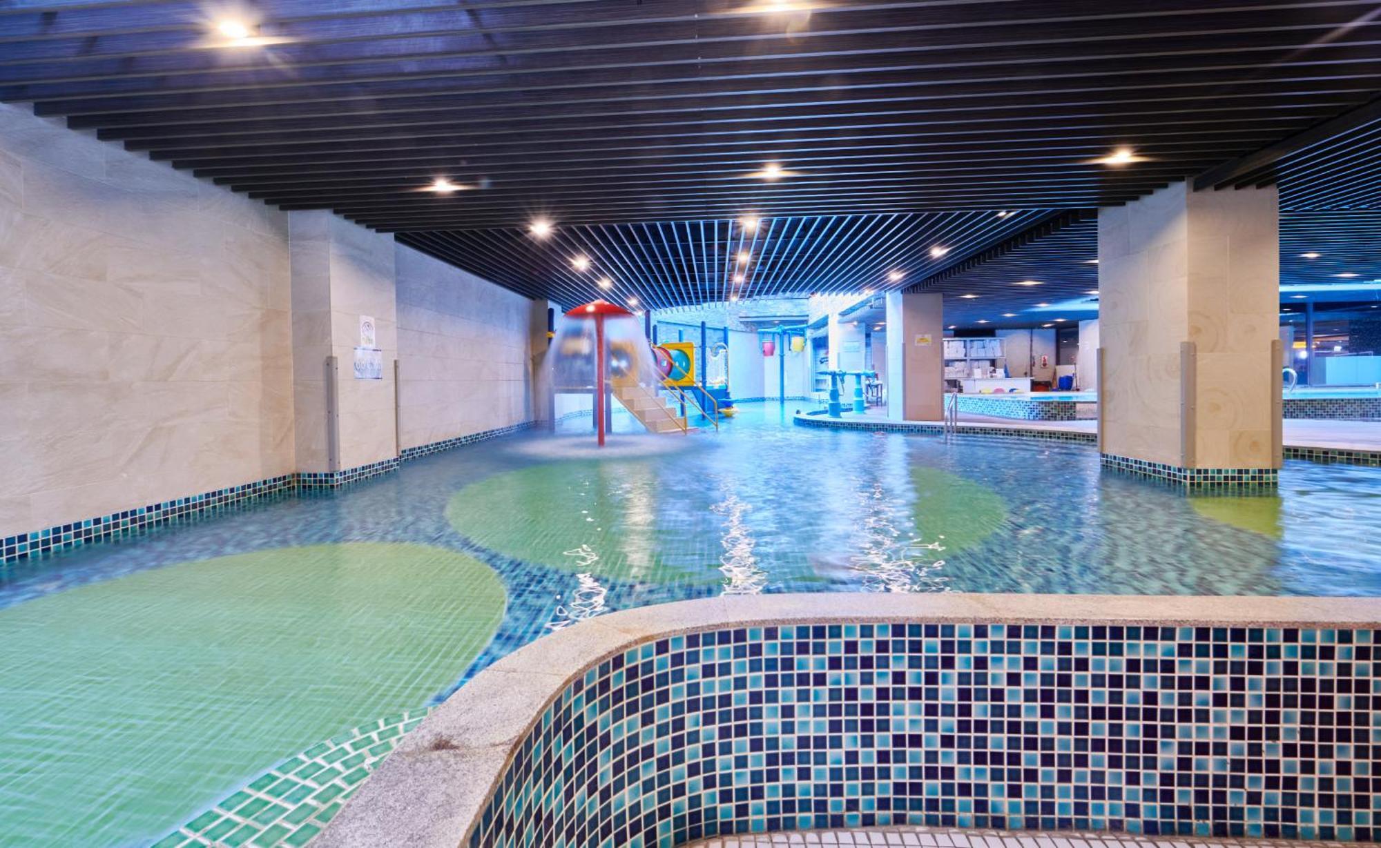 Grand Bay Resort Hotel Heng-ch'un Exterior foto Swimming pool
